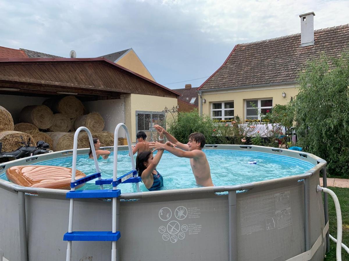 Deutsch Haslau Ranchzimmer Am Hippo-Campus Reit- Und Therapiezentrum المظهر الخارجي الصورة
