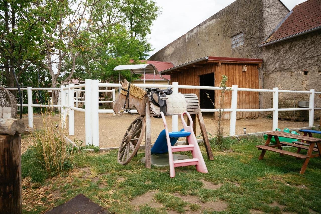 Deutsch Haslau Ranchzimmer Am Hippo-Campus Reit- Und Therapiezentrum المظهر الخارجي الصورة